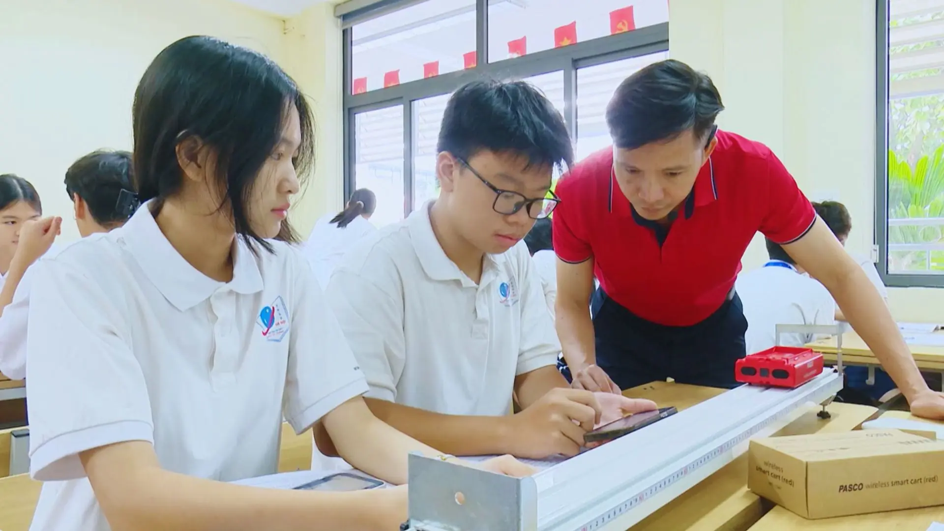Giáo dục STEM - Khơi nguồn sáng tạo trẻ | Vì trẻ em | 02/10/2025